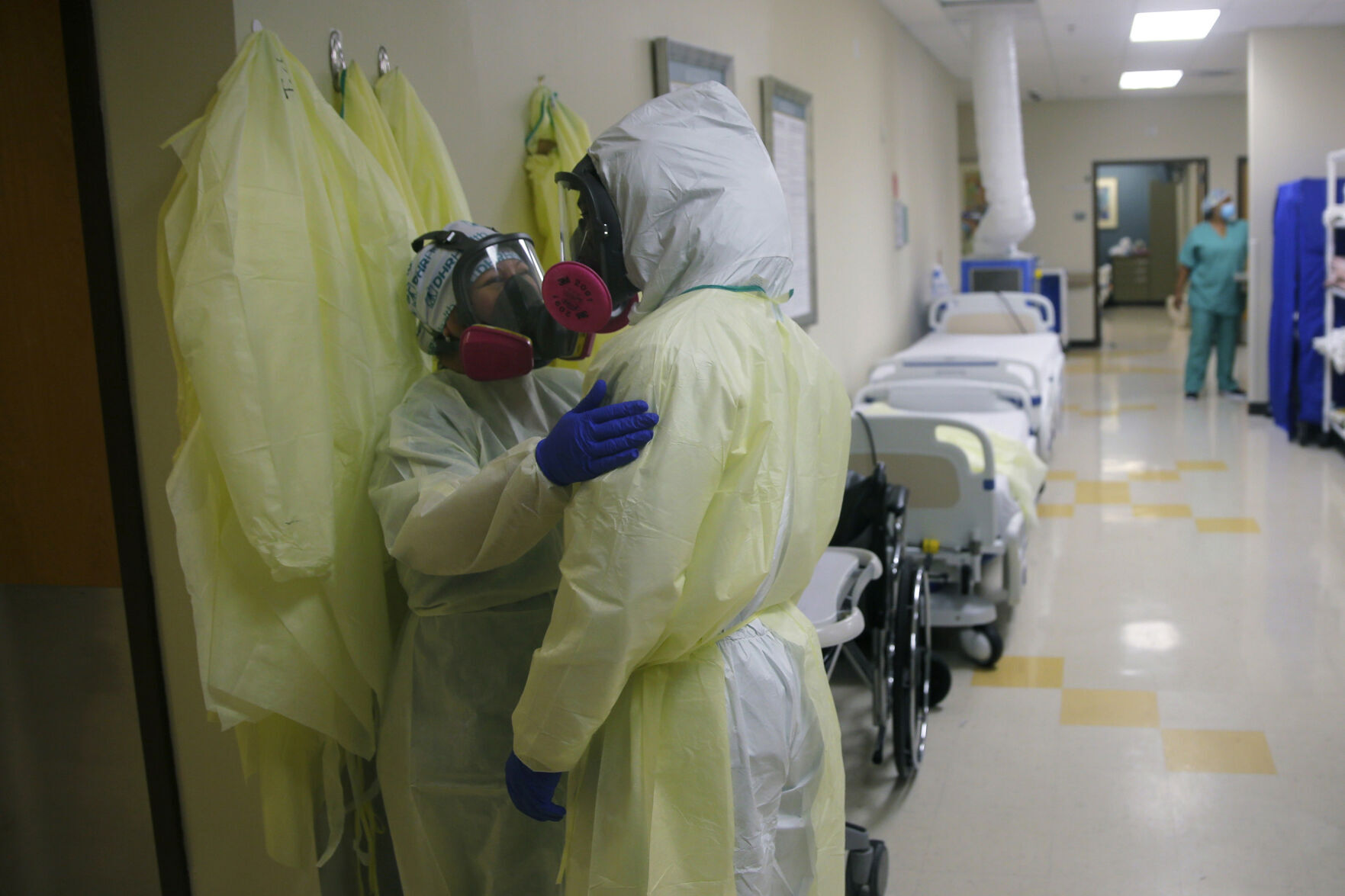 Virus Outbreak Half Million Dead Photo Gallery